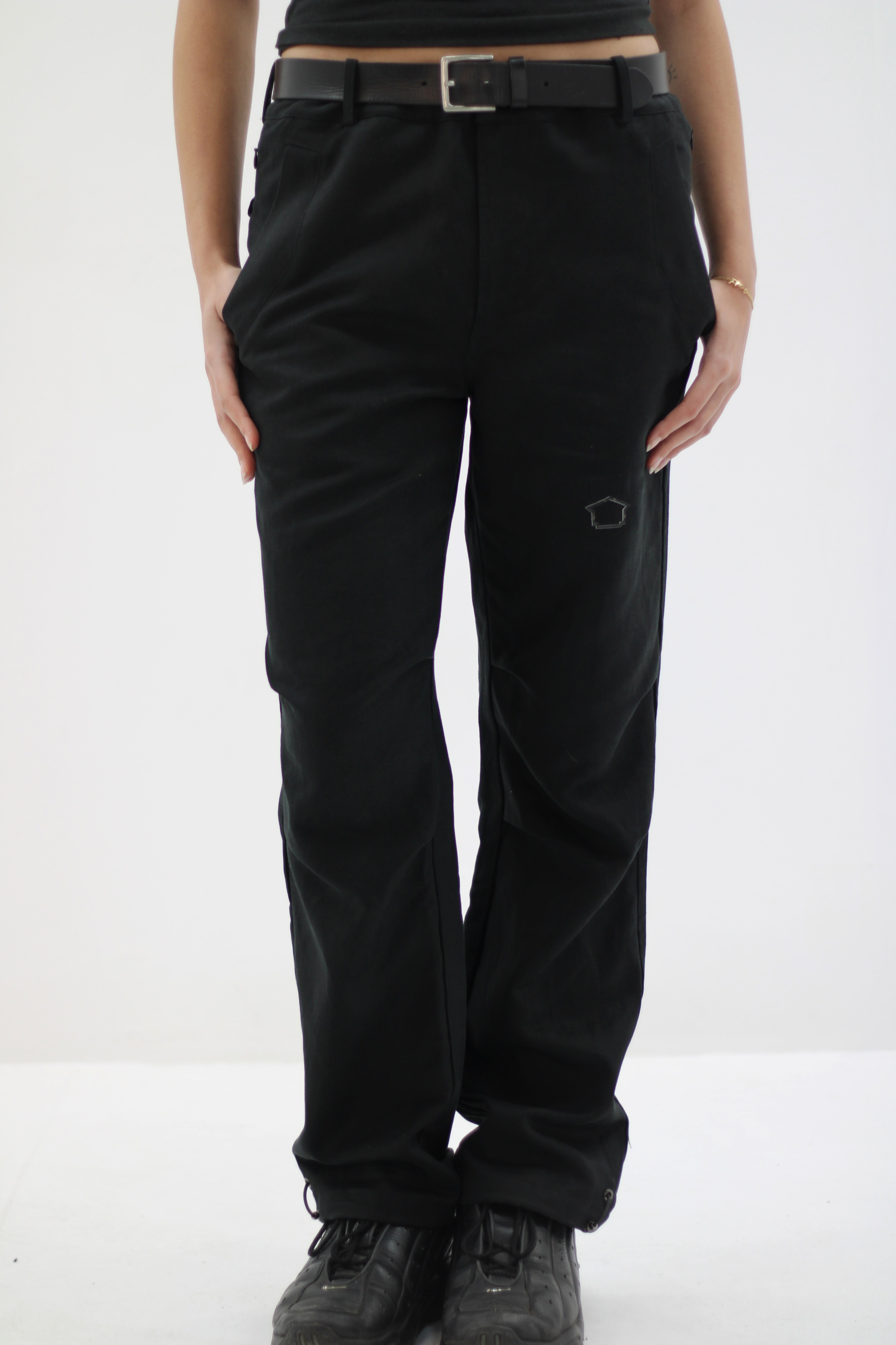 Durable and water-resistant hemp wax technical trousers for men
Technical trousers made from sustainable hemp
Eco-conscious performance wear: Hemp wax technical trousers
Creative and Engaging:
Conquer any terrain in style with our hemp wax trousers
Sustainable performance, redefined
The future of outdoor wear: Hemp wax technical trousers
maison chanvre
unisex
