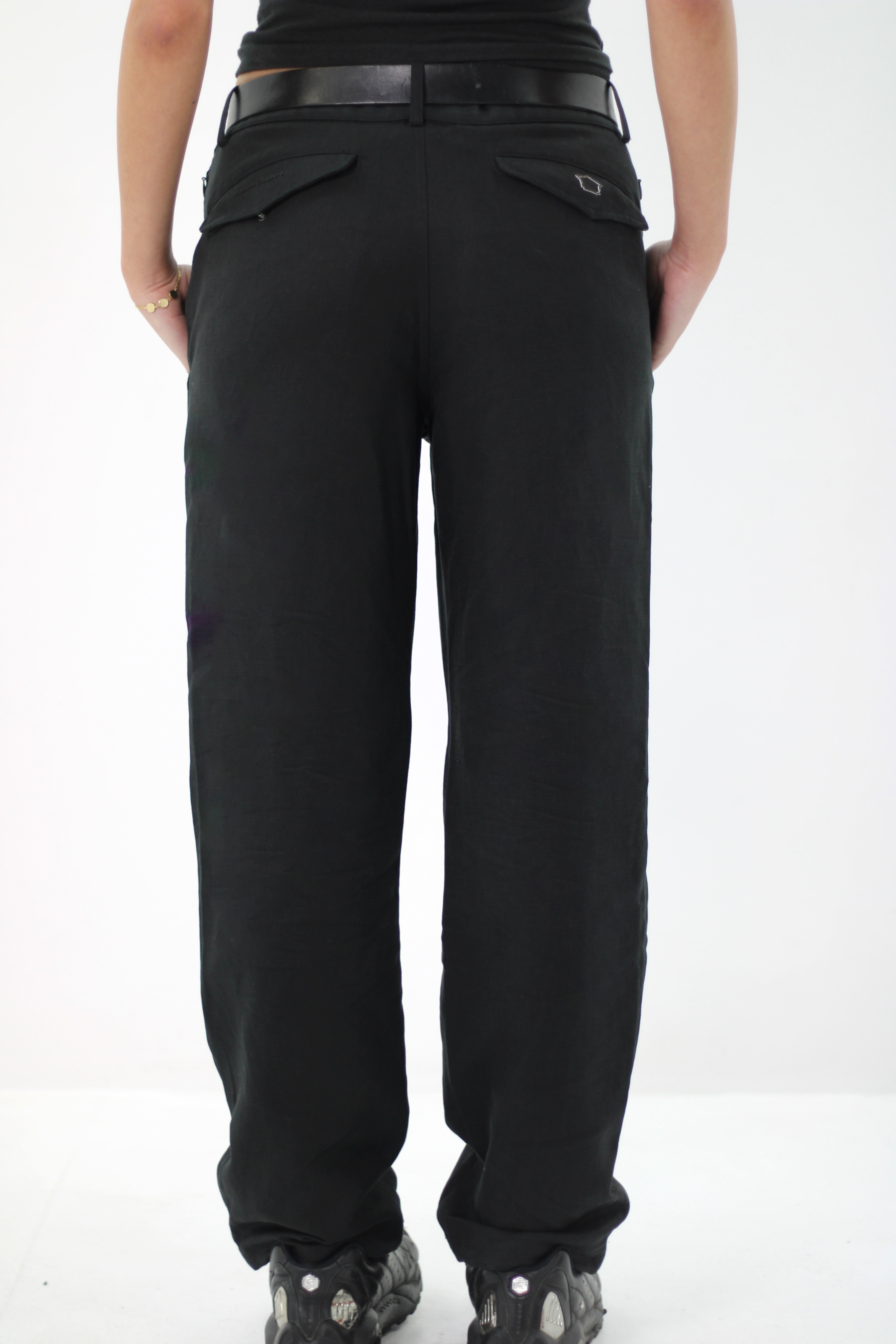 Durable and water-resistant hemp wax technical trousers for men
Technical trousers made from sustainable hemp
Eco-conscious performance wear: Hemp wax technical trousers
Creative and Engaging:
Conquer any terrain in style with our hemp wax trousers
Sustainable performance, redefined
The future of outdoor wear: Hemp wax technical trousers
maison chanvre
unisex