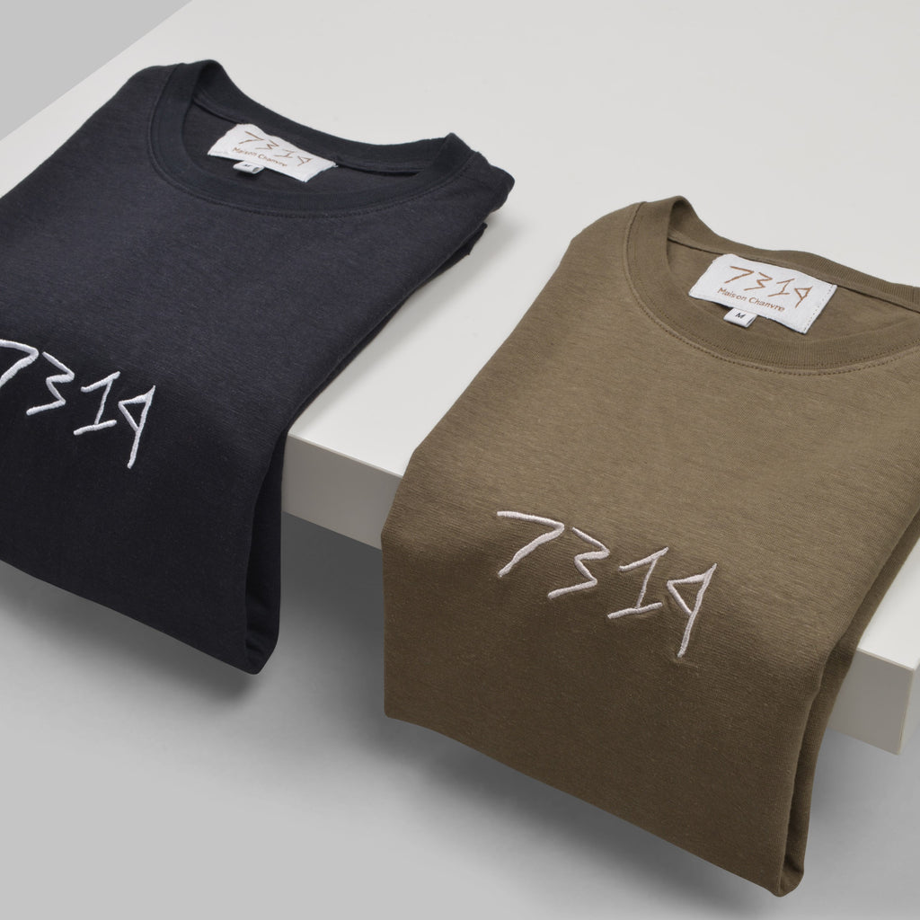 black and hemp coloured 7319 t-shirts side by side